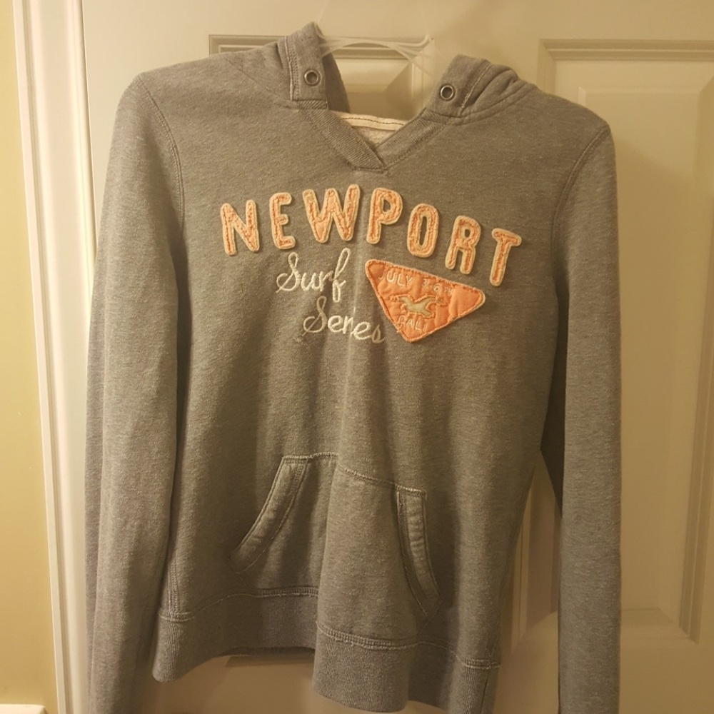 Gray Hollister sweatshirt